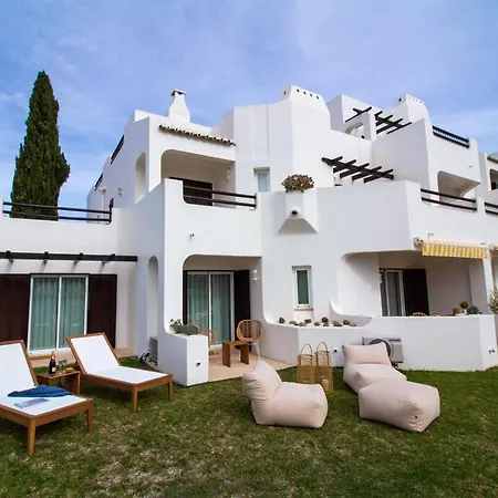 Golf House - Luxurious & Garden View & Golf & Tennis Court *