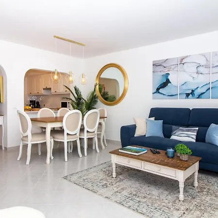 Golf House - Luxurious & Garden View & Golf & Tennis Court Apartmán
