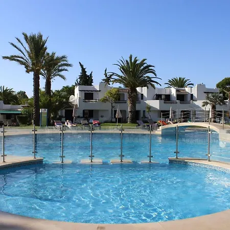 Golf House - Luxurious & Garden View & Golf & Tennis Court Apartmán *